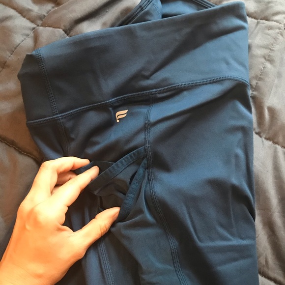 Fabletics Trinity leggings with pockets - Picture 8 of 9